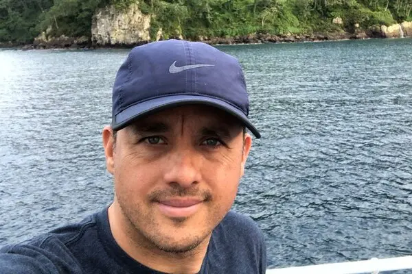 Dr. Mauricio Hoyos and his shark encounter that reaffirms our conservation mission